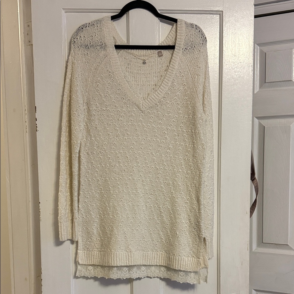 Chic Cream V-Neck Sweater